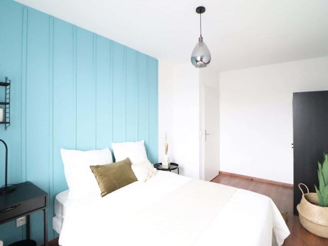 Industrial 12 m² style bedroom for rent in Lille LIL01
