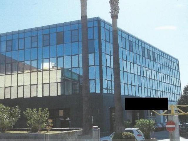 Industriale Regione Torre Pernice 2 13 vani 434mq