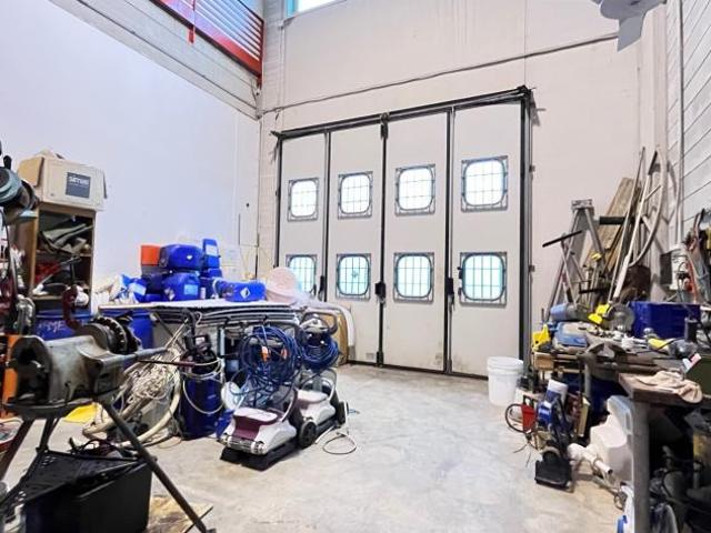 Industriale/Artigianale in vendita a Livorno