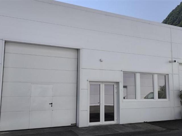 Industrie 4 pièces