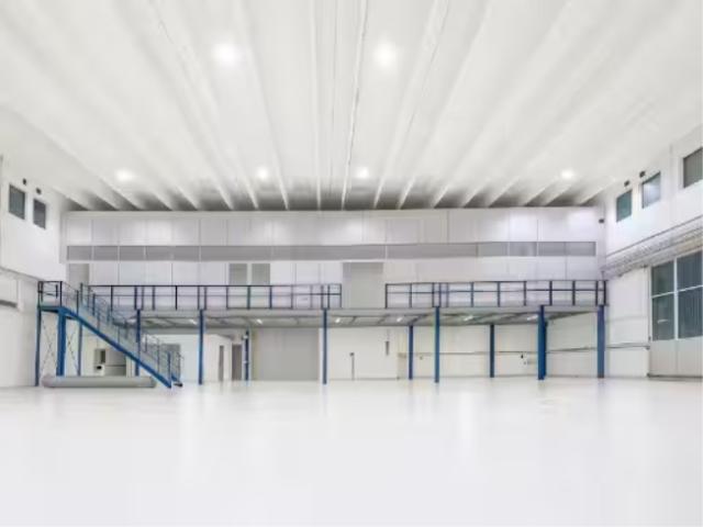 Industriefläche mit Decken 8m