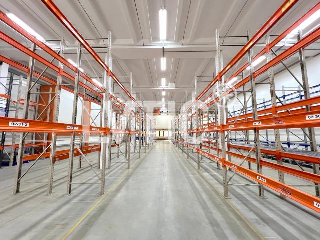 Industriegelände von 5500 m2 zu vermieten in der Nähe von Nyon