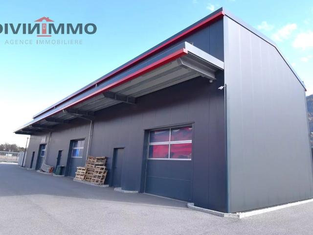 Industriehalle mit 145 m² und 5 Parkplätzen