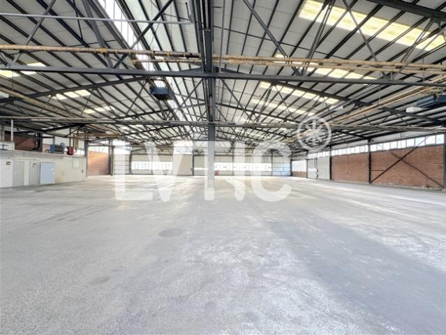Industriehalle, Büros und Aussenflächen zu vermieten in Aigle