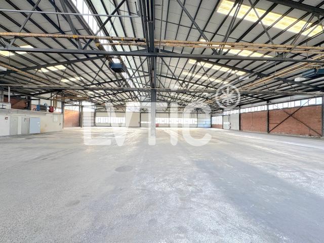Industriehalle, Büros und Aussenflächen zu vermieten in Aigle
