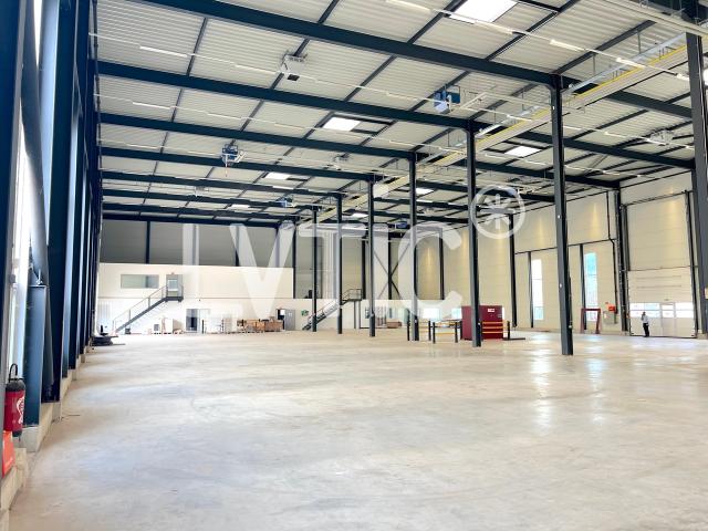 Industriehalle, Büros von 1080 m2 zu vermieten in der Nähe von Sion – Vétroz