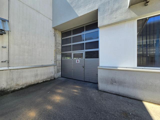 Industrymarket for rent in Boudry 1 066 m² | dreamo. Ch