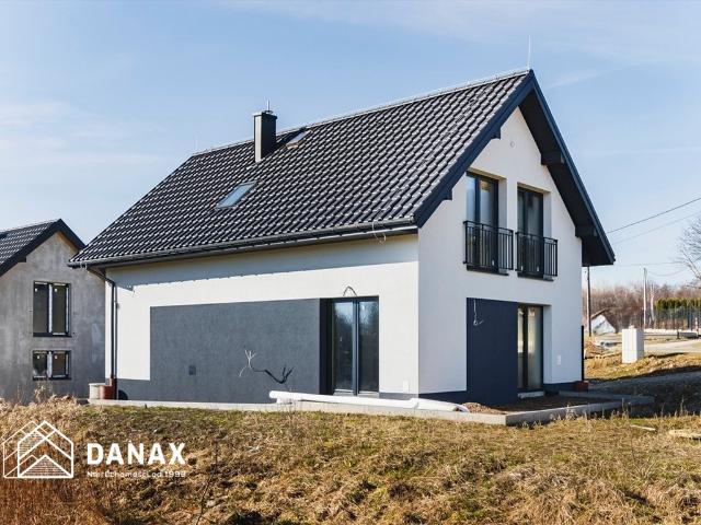 Indywidualny dom 126 m2 z garażem i ogrodem