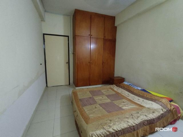 Indah Villa Medium Room For Rent