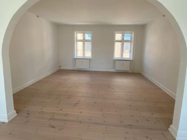 Indbydende lejlighed med moderne detaljer i Aalborg