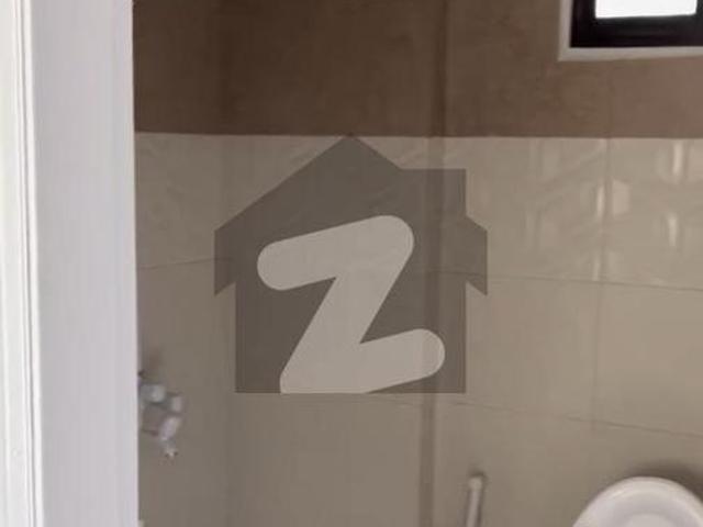 Indepanted house for rent in Gulshan ground plus one with roof in ground one tv lunch kitchen and during room and 1 bed and 1 st flore 2 bed and 1 kchin store washing area also Gulshan e Iqbal Block 6