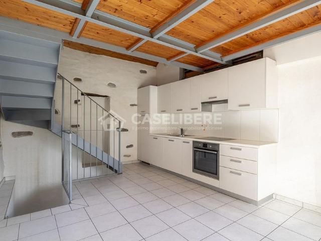 INDEPENDENT TICINESE COTTAGE IN SOLDUNO