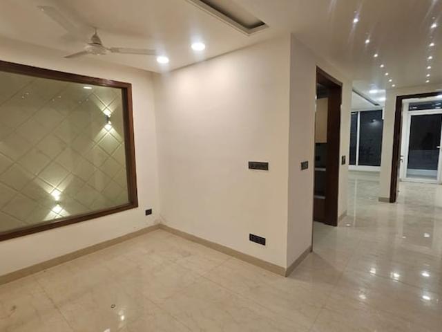 Independent Builder Floor 3 Bedroom 2200 Sq. Ft. Builder Floor in Sector 55 Gurgaon Listing ID: #9956