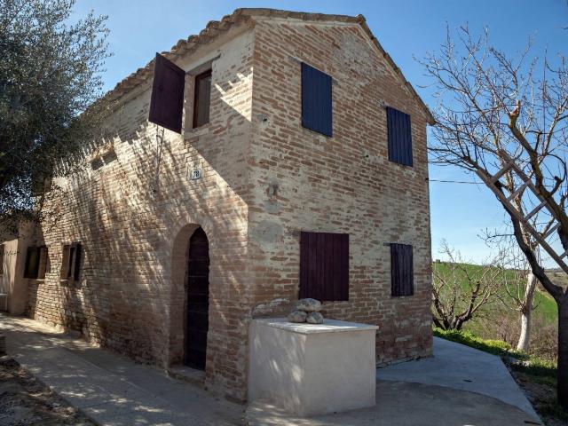 Indipendente a monsampietro morico