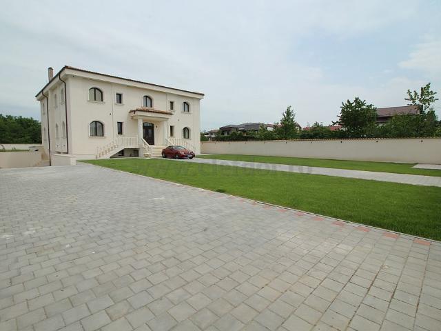 Individual Brand New Villa