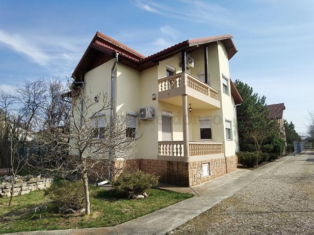 Individual Villa for Rent in Pipera