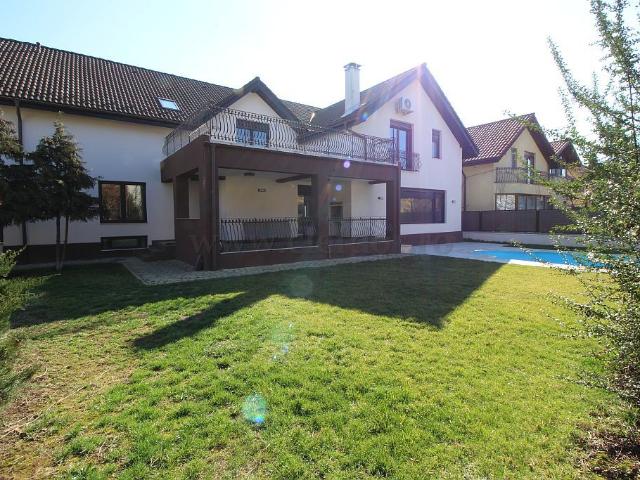 Individual Villa with Swimming Pool near Jolie Ville Cambridge School
