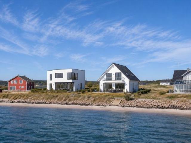 Individuell designtes Traumhaus DIREKT am MEER!