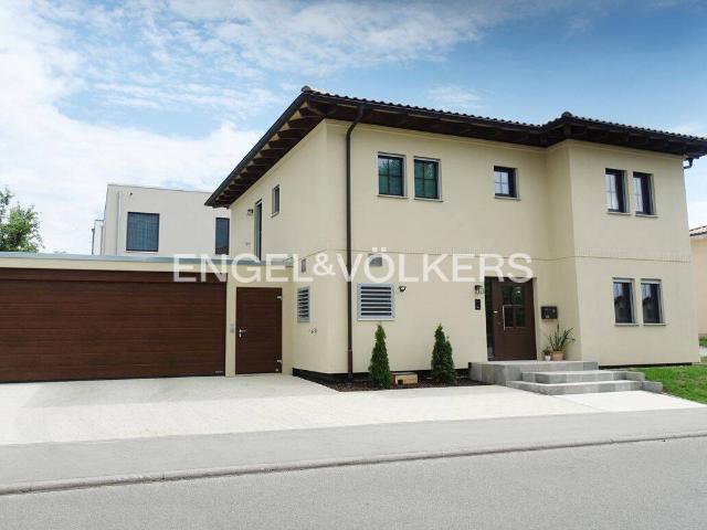Individuell gestaltetes Schwörer Haus mit Doppelgarage, Garten und Terrasse. stilvoll, modern und kurzfristig verfügbar