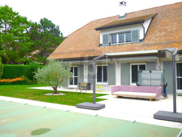 INDIVIDUELL, MIT GARTEN UND POOL