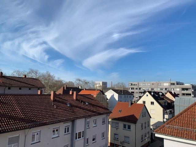 Individuelle, moderne 3 Zimmer DG Citywohnung mit neuer EBK und Nordostbalkon sowie Aufzug
