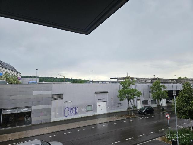 Individuelle Wohnung mit zwei Balkonen und einer Terrasse/Erstbezug