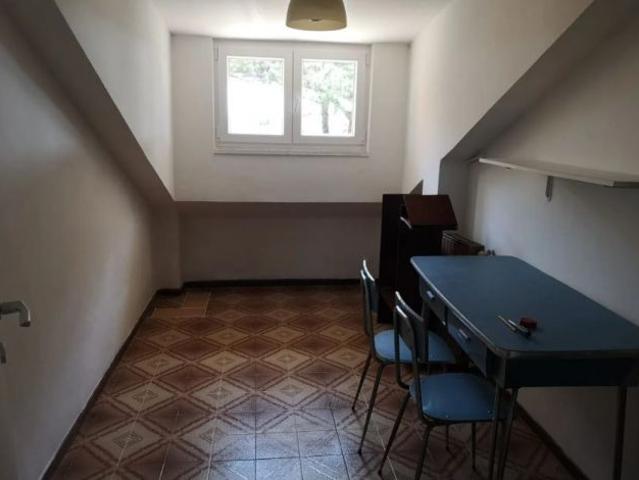 INFERNETTO QUADRILOCALE CON TERRAZZO