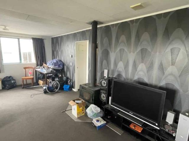Inglewood 3 Bedroom house with a large section and double garage plus