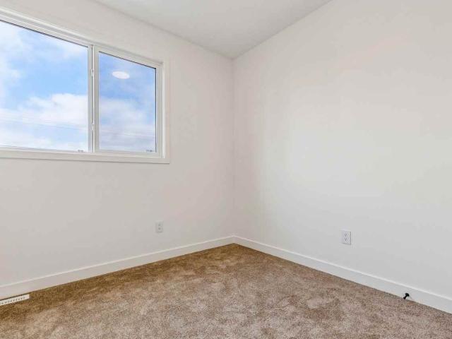 Inglewood 8 Plex 2 Bedroom Apartment for Rent at 11430 123 St Nw, Edmonton, AB T5M 0G2 Inglewood