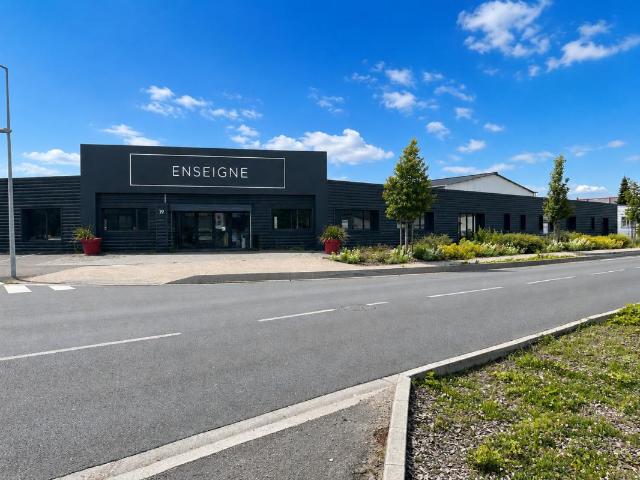 INGRE / ST JEAN DE LA RUELLE LOCAL COMMERCIAL DE 345M² TOP EMPLACEMENT