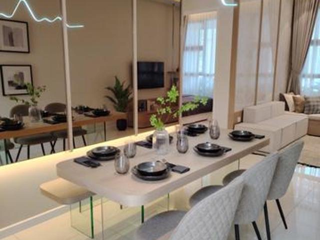 INST RM1800 RM3xx Sunway condo Full loan 5 Mins to CIQ