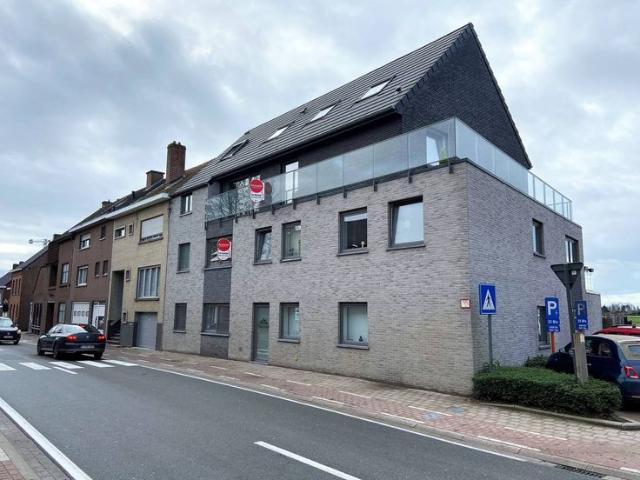 Instapklaar 2 slaapkamer appartement te koop in Anzegem