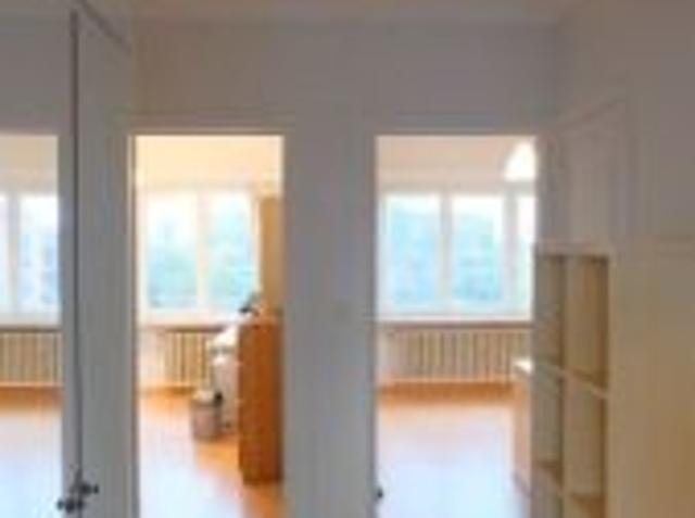 Instapklaar 2 slaapkamer appartement, terras, CV, privé keld