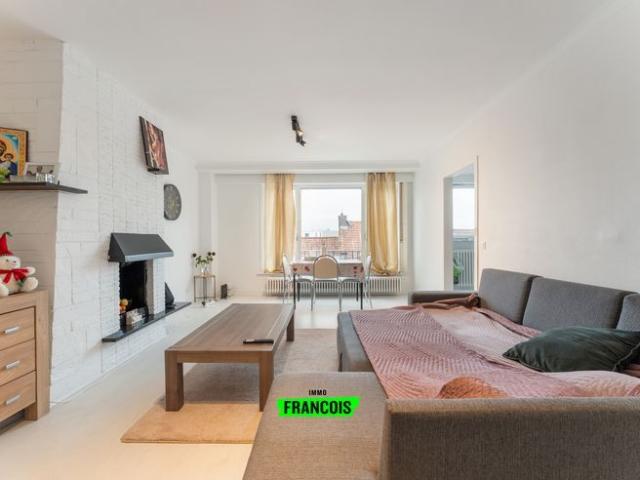 Instapklaar 2 slaapkamerappartement te koop in hartje Roese…