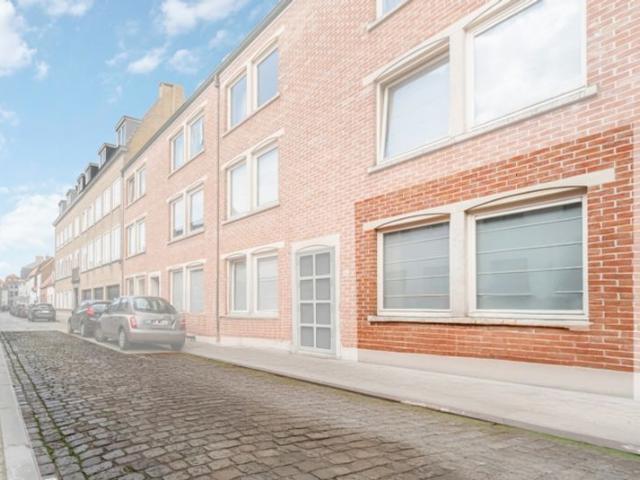 Instapklaar 2 slpk appartement mét tuin in hartje Brugge!