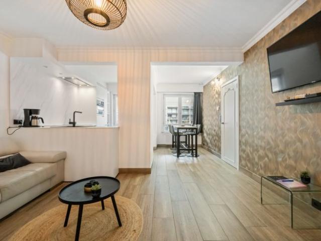Instapklaar 3 slaapkamer appartement aan het strand