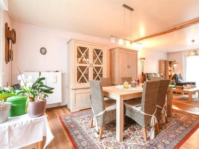Instapklaar 3 slaapkamerappartement met koer & terras vlak bij Grote Markt en jachthaven!