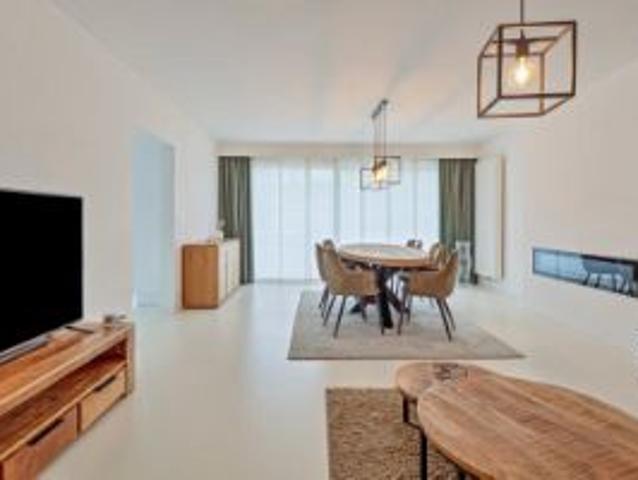 Instapklaar trendy appartement op wandelafstand van het B.