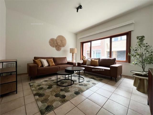 Instapklaar app. met 2 slpks. + ruim, zonnig terras 22m² !