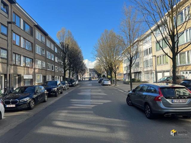 Instapklaar appartement 84 m² met 2 slaapkamers en balkon in Borgerhout