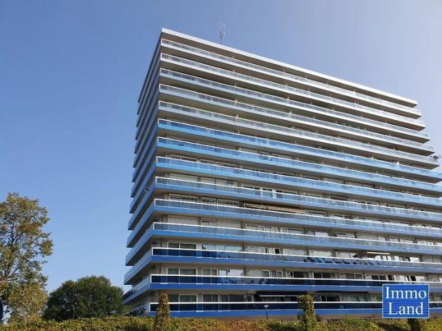 Instapklaar appartement met 2 + 1 slaapkamers en parkeerplaa