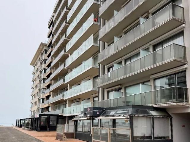 Instapklaar appartement met 2 slaapkamers en zijdelings zee