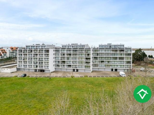 Instapklaar appartement met 2 slaapkamers en grote garage t