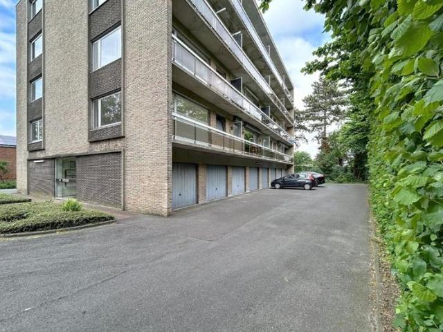 Instapklaar appartement met garage in groene omgeving