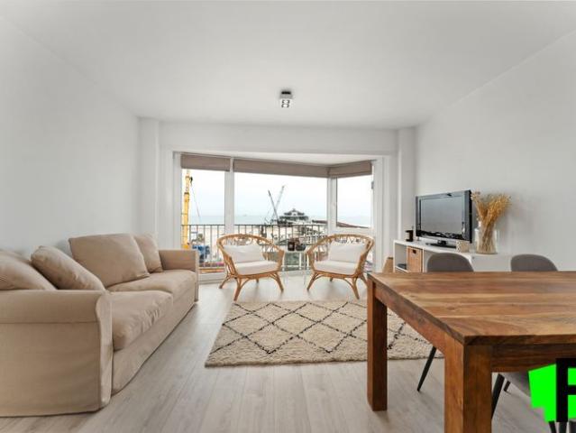 Instapklaar appartement met fenomenaal zeezicht