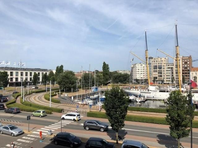 Instapklaar appartement met prachtig zicht op de jachthaven