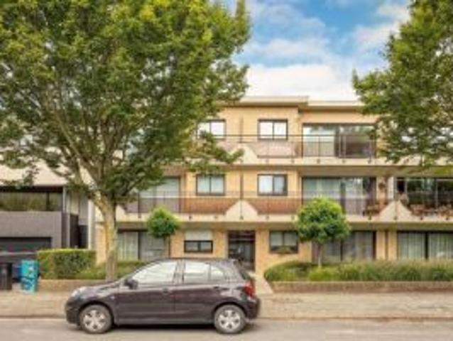 Instapklaar appartement met terras en balkon in rustige Neer
