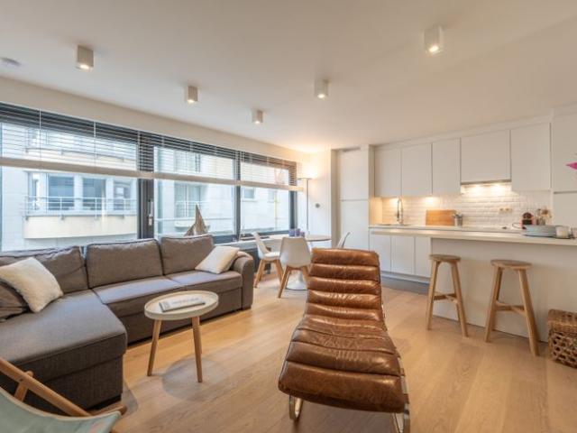 Instapklaar appartement met zijdelings zeezicht in het Zoute