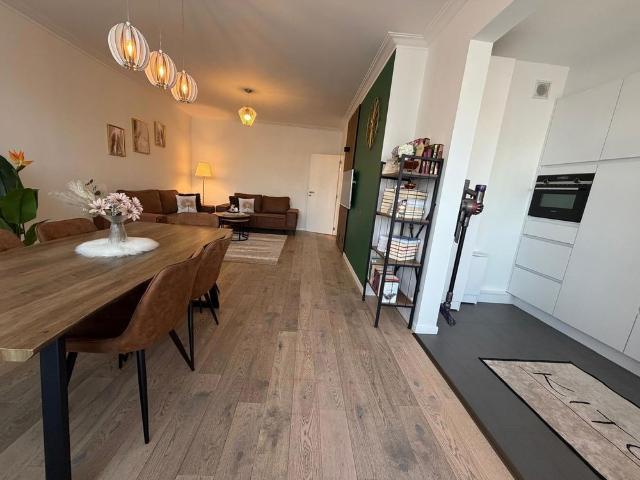 INSTAPKLAAR APPARTEMENT OP TOP LOCATIE