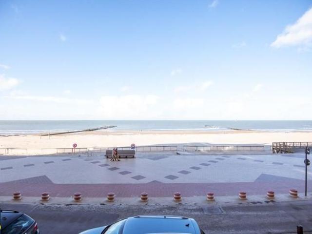 Instapklaar appartement op de Zeedijk met een gevelbreedte v